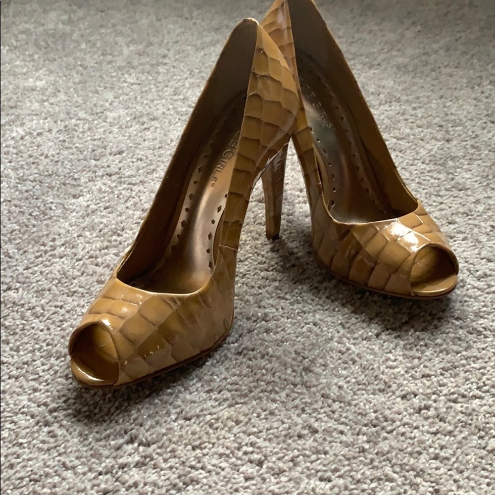 Bcbg shoes